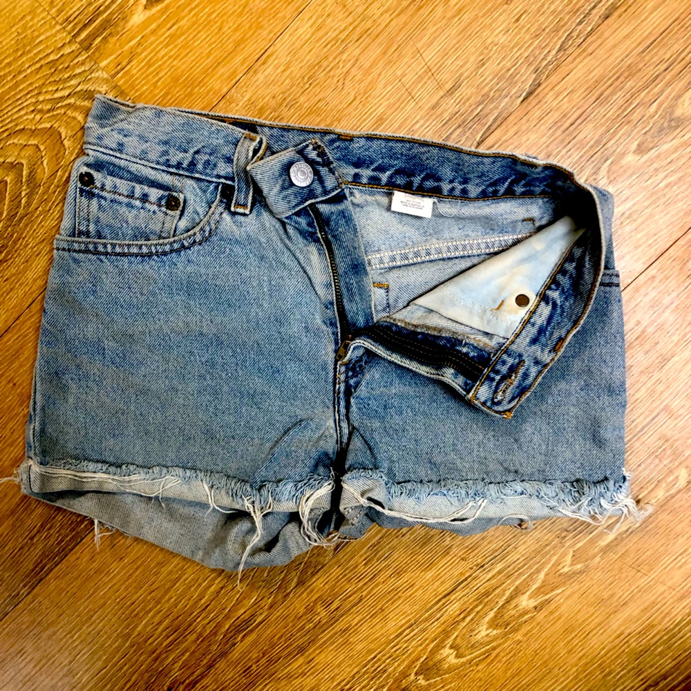 Levi’s cut off shorts. Jr size 5